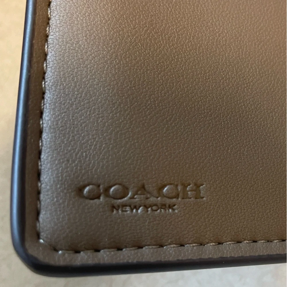 Coach 🤎🩶 medium corner zip Wallet Dark Stone leather NWOT - Picture 5 of 16